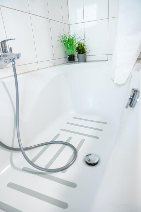 #1 Modernes Zimmer Mit Pool Und Garten Memmingen Exterior photo